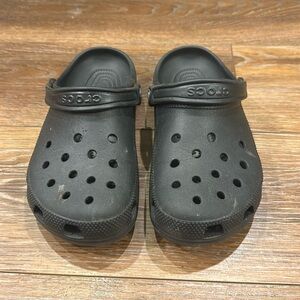 Black Crocs Women’s size 9